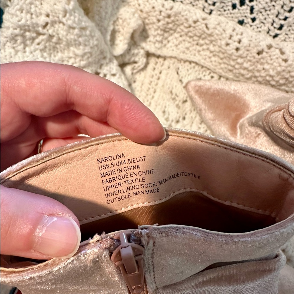 Heels - Picture 3 of 4